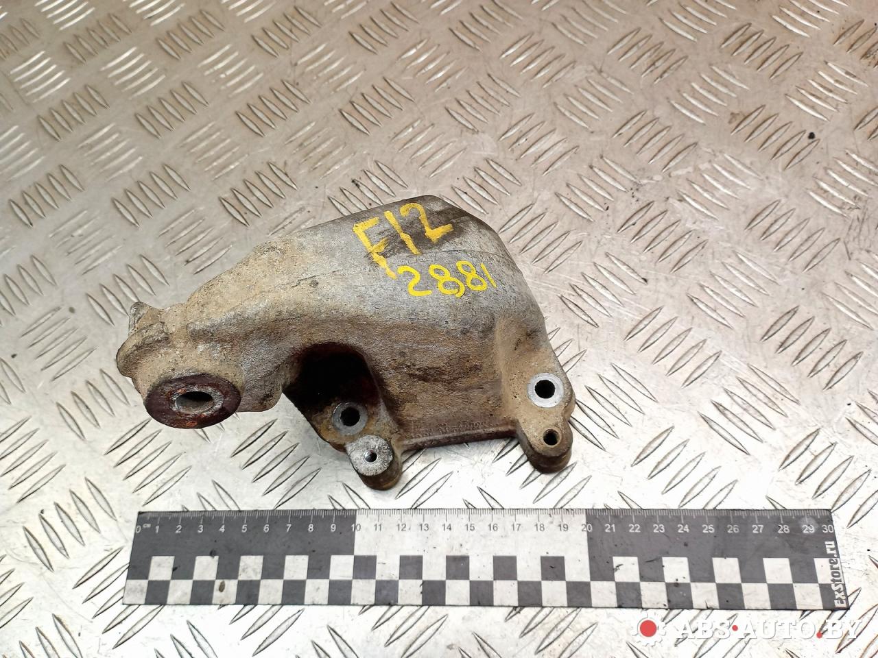 кронштейн двигателя Mercedes-Benz M-Класс W164 2008, 3.0 л., OM642 DE30LA, дизель, АКПП, хетчбэк 5 дв., A6422230304 - фото №1