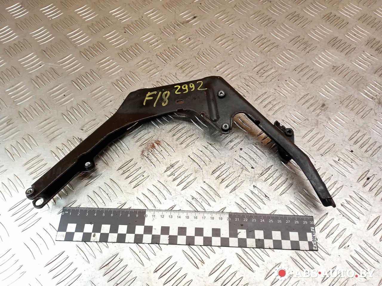 кронштейн глушителя Mercedes-Benz E-Класс W211/S211 2003, 2.2 л., дизель, АКПП, седан, A6110900427 - фото №1