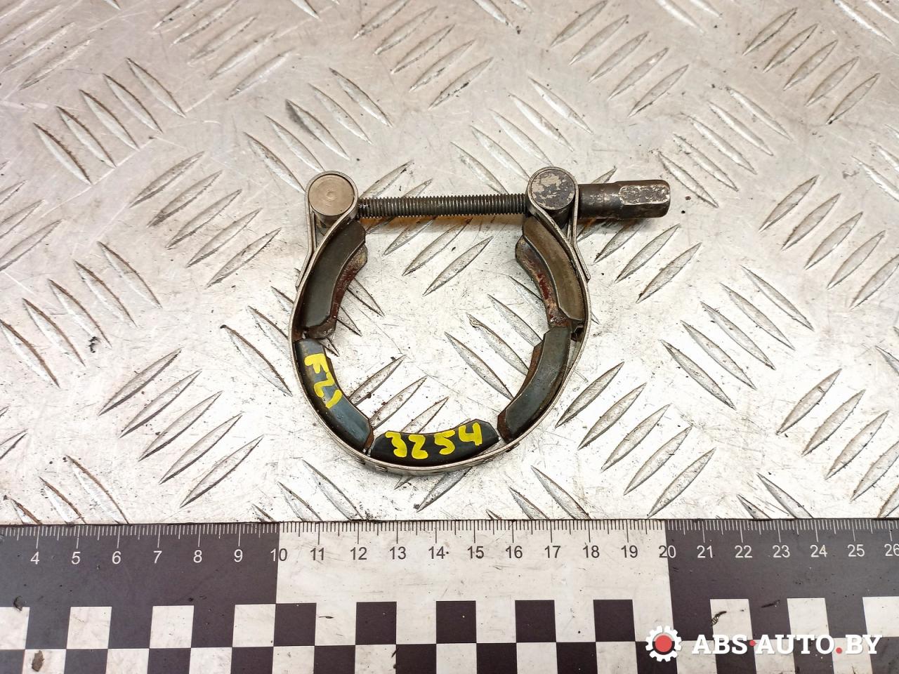 хомут глушителя Citroen C5 2 поколение 2009, 2.2 л., дизель, МКПП, универсал, 9681885780 - фото №1