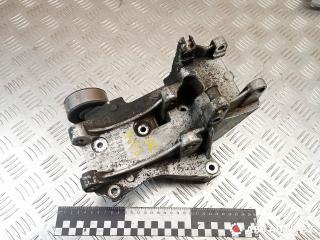 кронштейн генератора Peugeot 406 1 поколение [рестайлинг] 2002, 2.0 л., дизель, МКПП, универсал, 9643834880, 96348179, 96348183