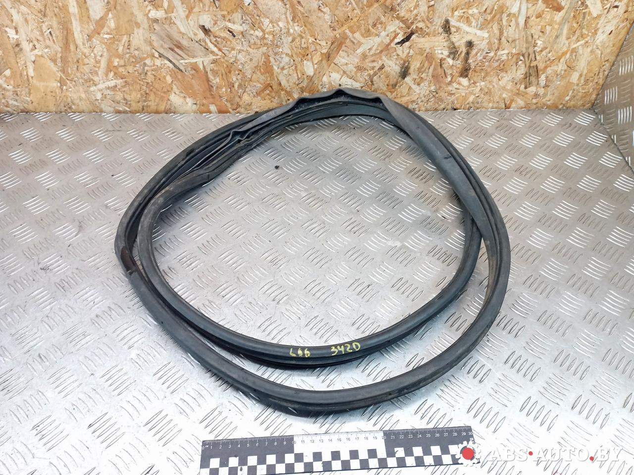 уплотнитель двери Mercedes-Benz A W168 1 поколение (1997-2001) 2000, 1.7 л., дизель, МКПП, A1686920276 - фото №1