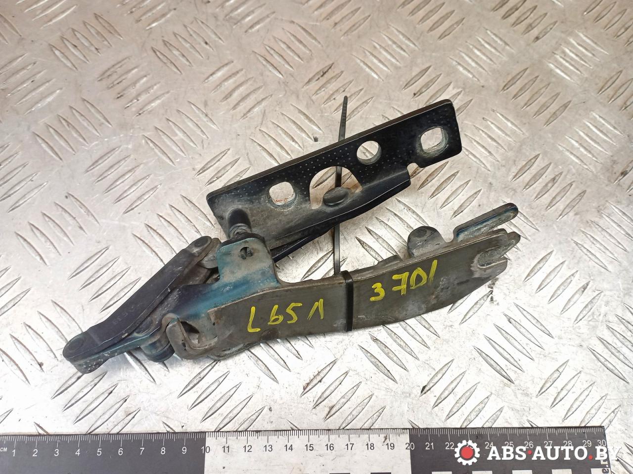 петля капота левая BMW 5 серия E39 1999, 3.0 л., M57 D30 (306D1), дизель, АКПП - фото №1