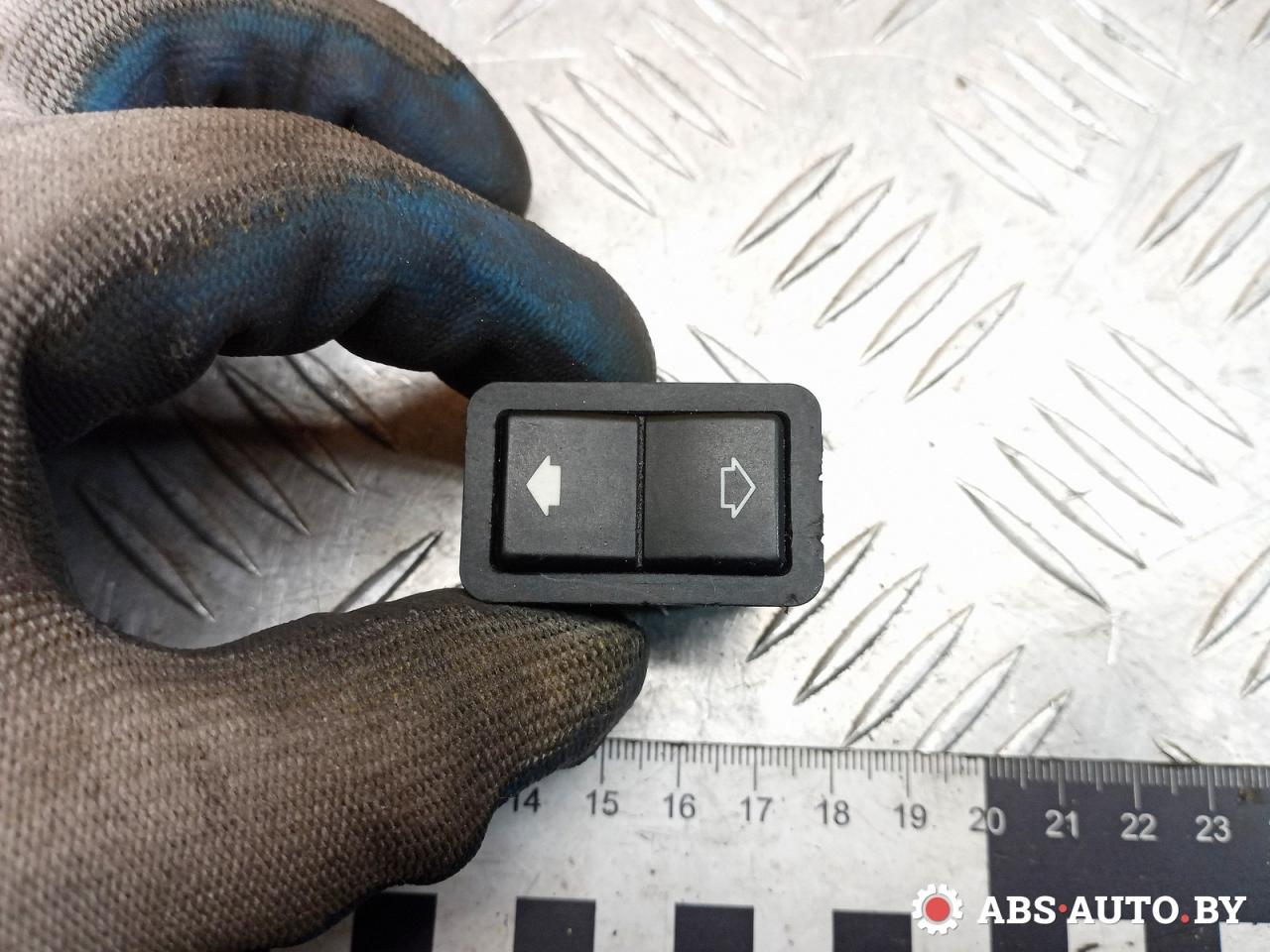 кнопка стеклоподъемника двери задней левой BMW 5 серия E39 1999, 3.0 л., M57 D30 (306D1), дизель, АКПП, 8368974 - фото №1