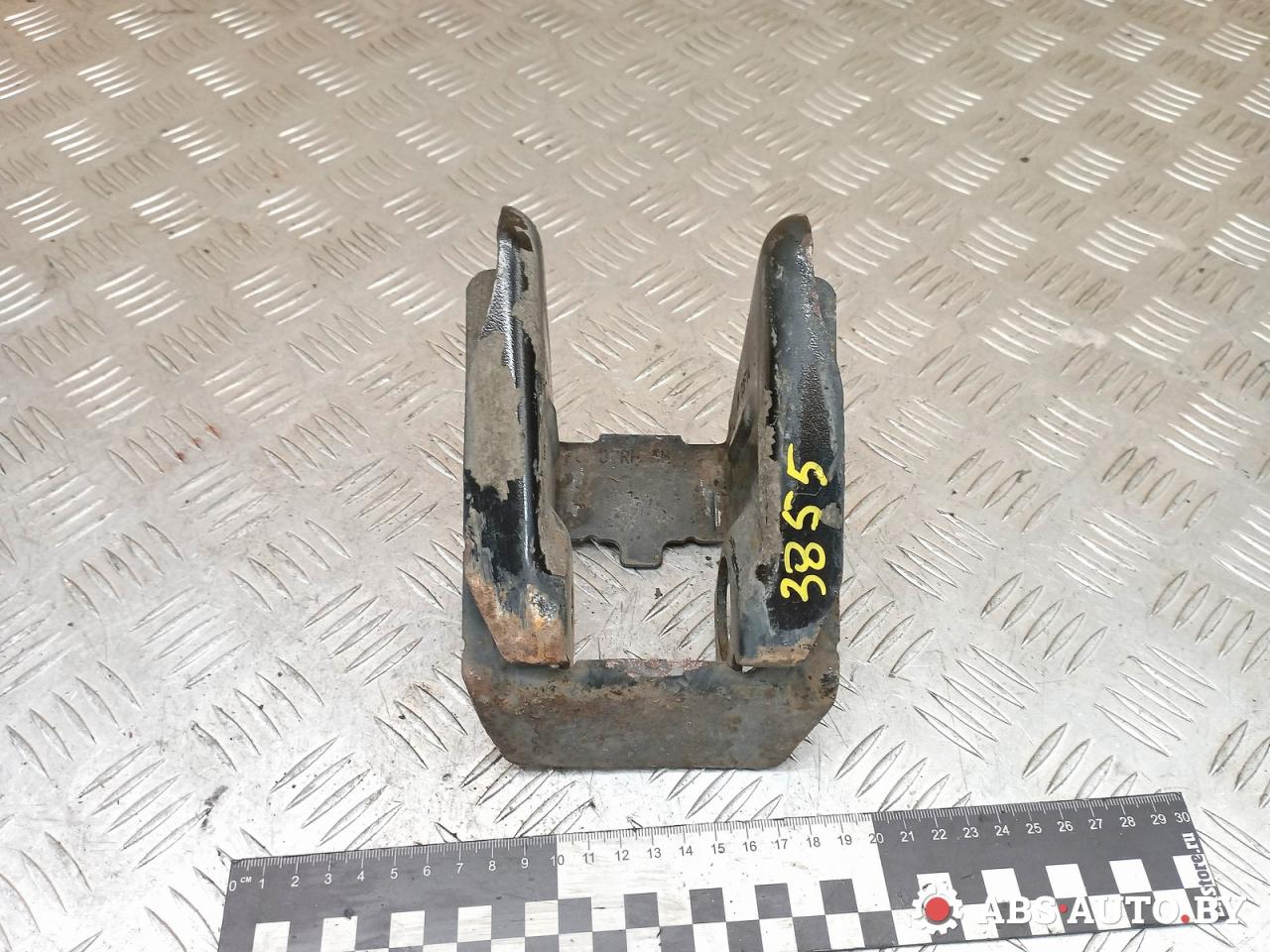 крепление амортизатора заднее правого Renault Trafic 3 поколение 2016, 1.6 л., R9M 408, дизель, МКПП, микроавтобус, 551A61666R, 93452777 - фото №1