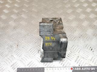 кронштейн двигателя Volvo XC90 1 поколение [рестайлинг] 2008, 2.4 л., D 5244 T4, дизель, АКПП, внедорожник 5 дв., 31262325