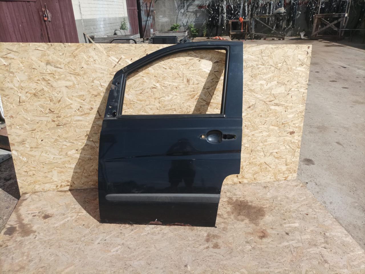 дверь передняя левая Mercedes-Benz Vito W639 2005, 2.2 л., OM 646.982, дизель, МКПП, микроавтобус - фото №1