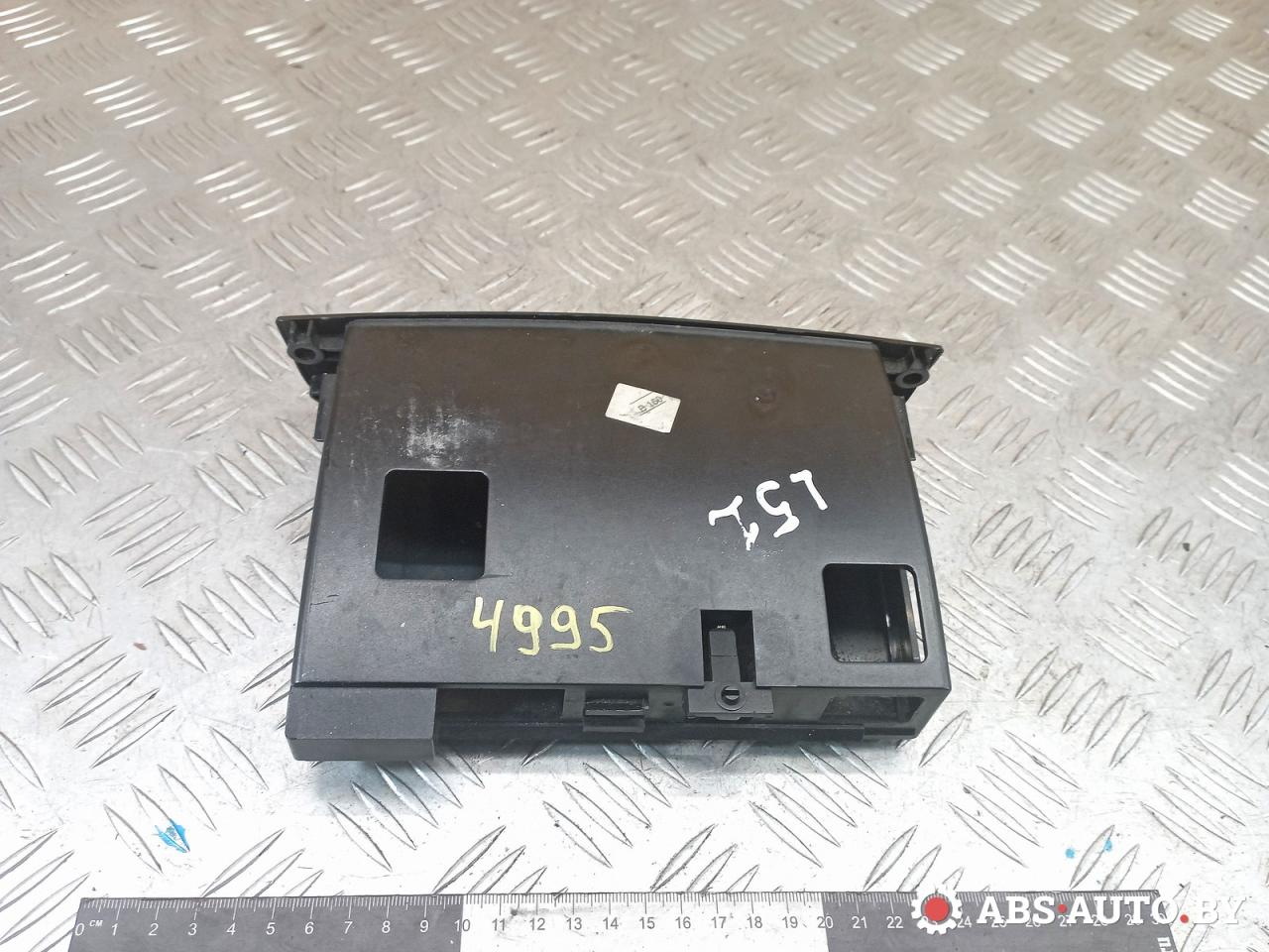 пепельница Mercedes-Benz S-Класс W220 2002, 3.2 л., дизель, АКПП, седан, A2206800252 - фото №1