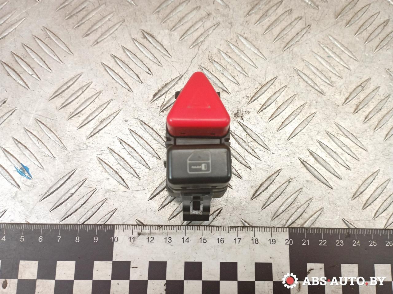 кнопка аварийной сигнализации Mercedes-Benz A W168 1 поколение (1997-2001) 2001, 1.4 л., бензин, АКПП, хетчбэк 5 дв., A1688201210, 33019001 - фото №1