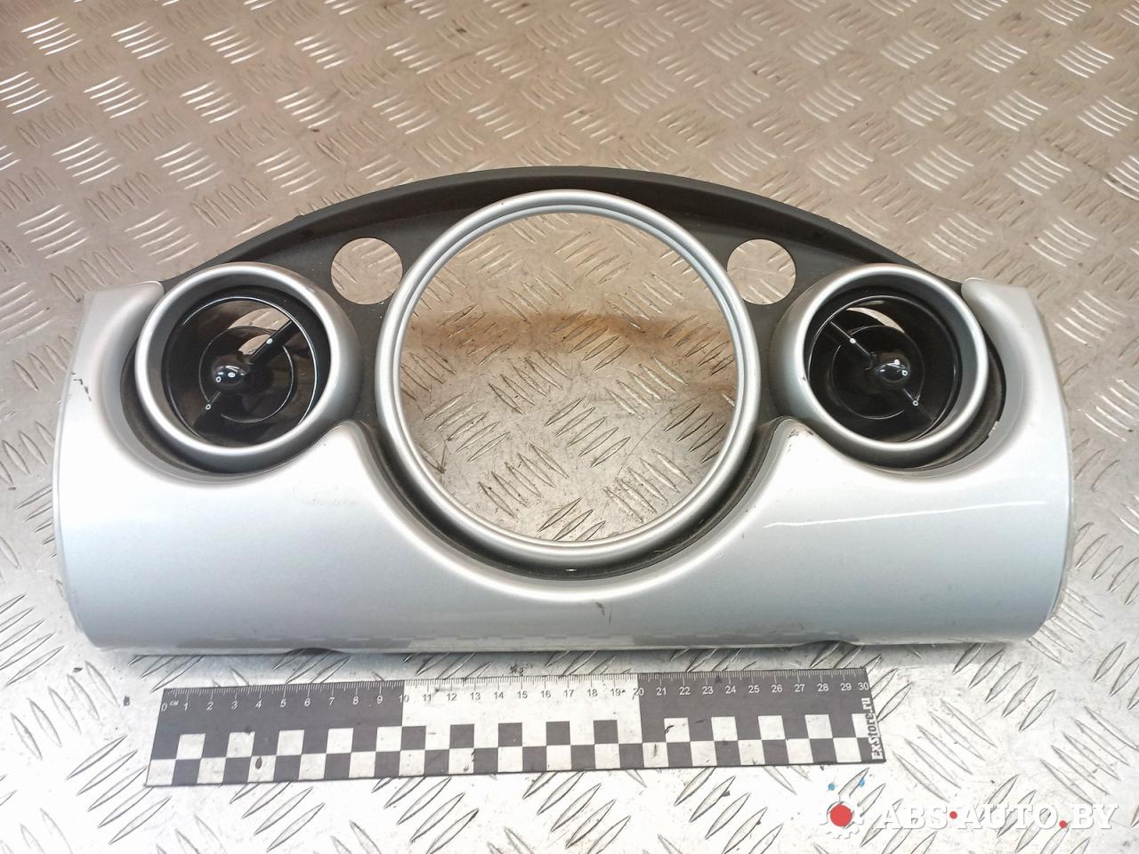 рамка панели приборов Mini Cooper 1 поколение 2003, 1.6 л., W10 B16 A, бензин, МКПП, 7055703, 391100133B, 0769337 - фото №1