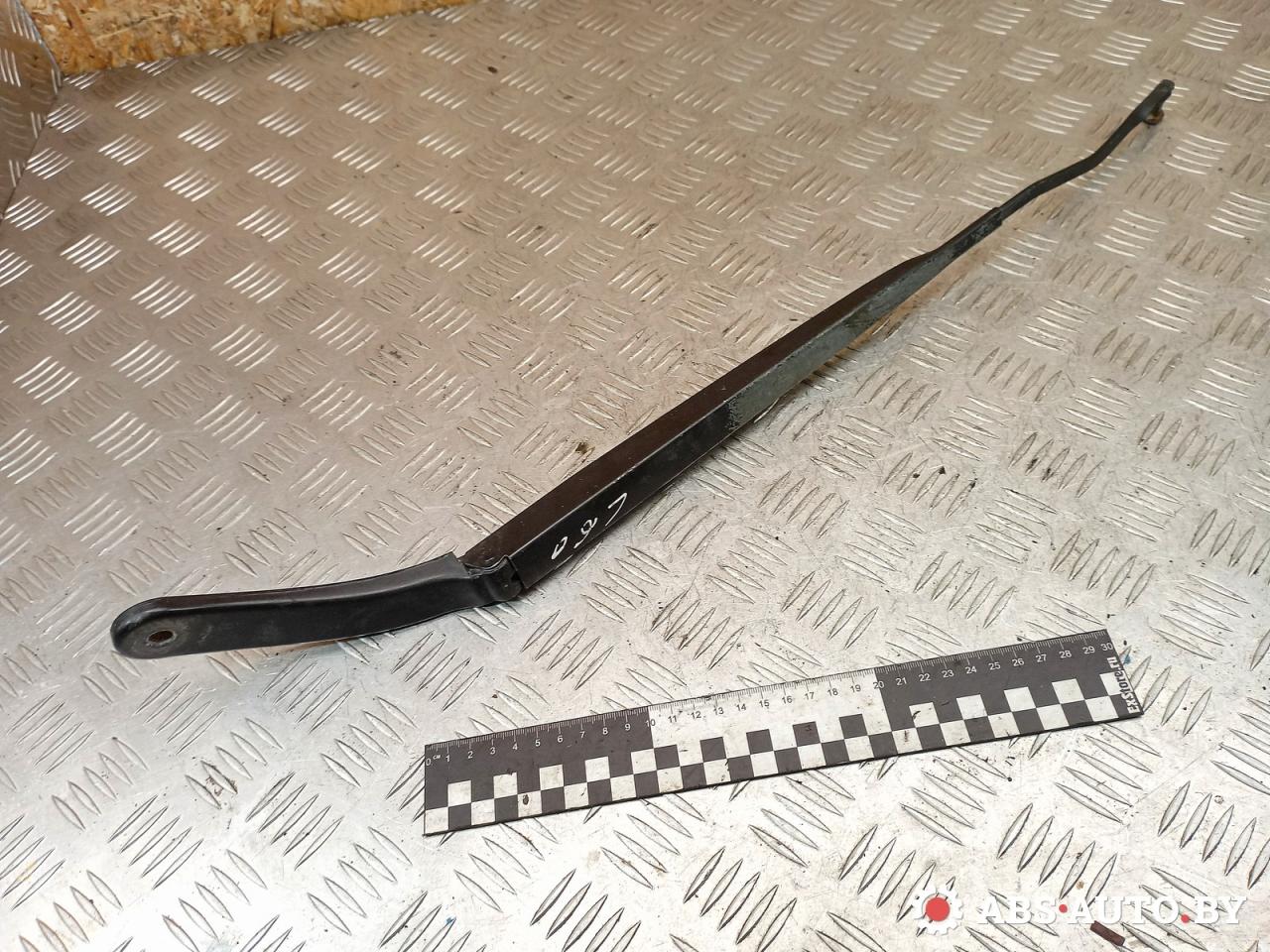 щеткодержатель (поводок стеклоочистителя, дворник) Renault Scenic 2 поколение 2005, 1.9 л., дизель, МКПП, минивэн, 8200113230 - фото №1