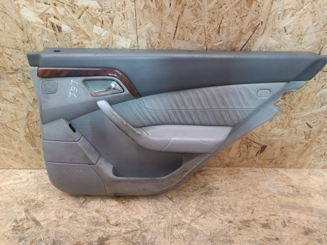 обшивка двери задняя правая Mercedes-Benz S-Класс W220 2002, 3.2 л., дизель, АКПП, седан, 2207302270 - фото №1