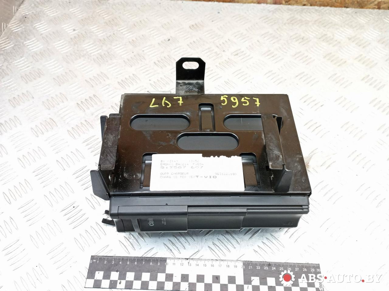 CD-чейнджер Peugeot 607 1 поколение 9D 2004, 2.2 л., дизель, МКПП, 9636561780, 9631222180 - фото №1