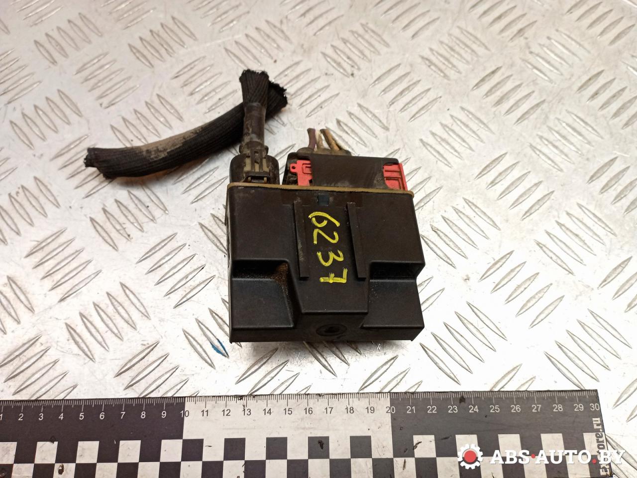 вентилятор радиатора Citroen Berlingo 2 поколение (B9) 2009, 1.6 л., дизель, МКПП, фургон, 9652021180, 018010951 - фото №1