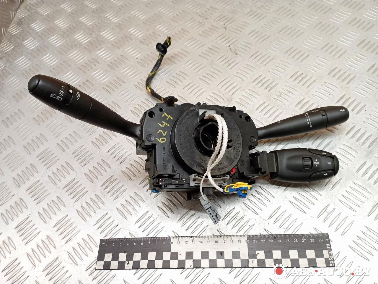 переключатель подрулевой (стрекоза) Citroen Berlingo 2 поколение (B9) 2009, 1.6 л., дизель, МКПП, фургон, 96662460XT, 12276613 - фото №1