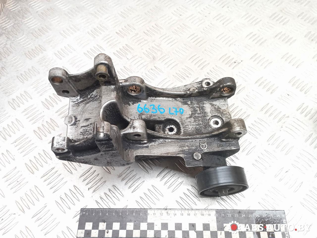 кронштейн генератора Peugeot 607 1 поколение 9D 2004, 2.2 л., дизель, АКПП, седан, 9643834880, 96348179, 96348183 - фото №1