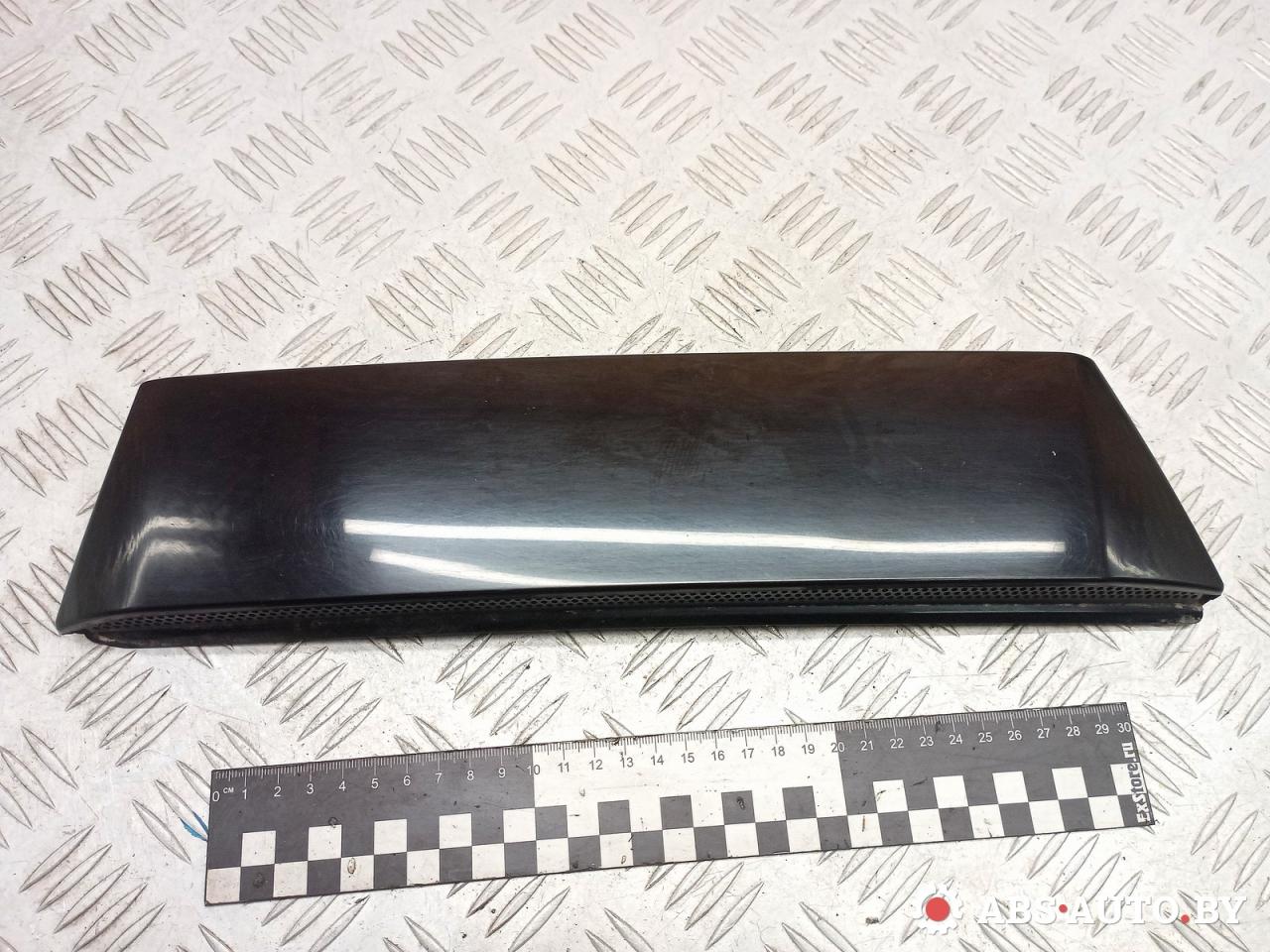 накладка двери (крышки) багажника Renault Scenic 2 поколение 2005, 1.5 л., дизель, МКПП, передний привод, 8200140172 - фото №1