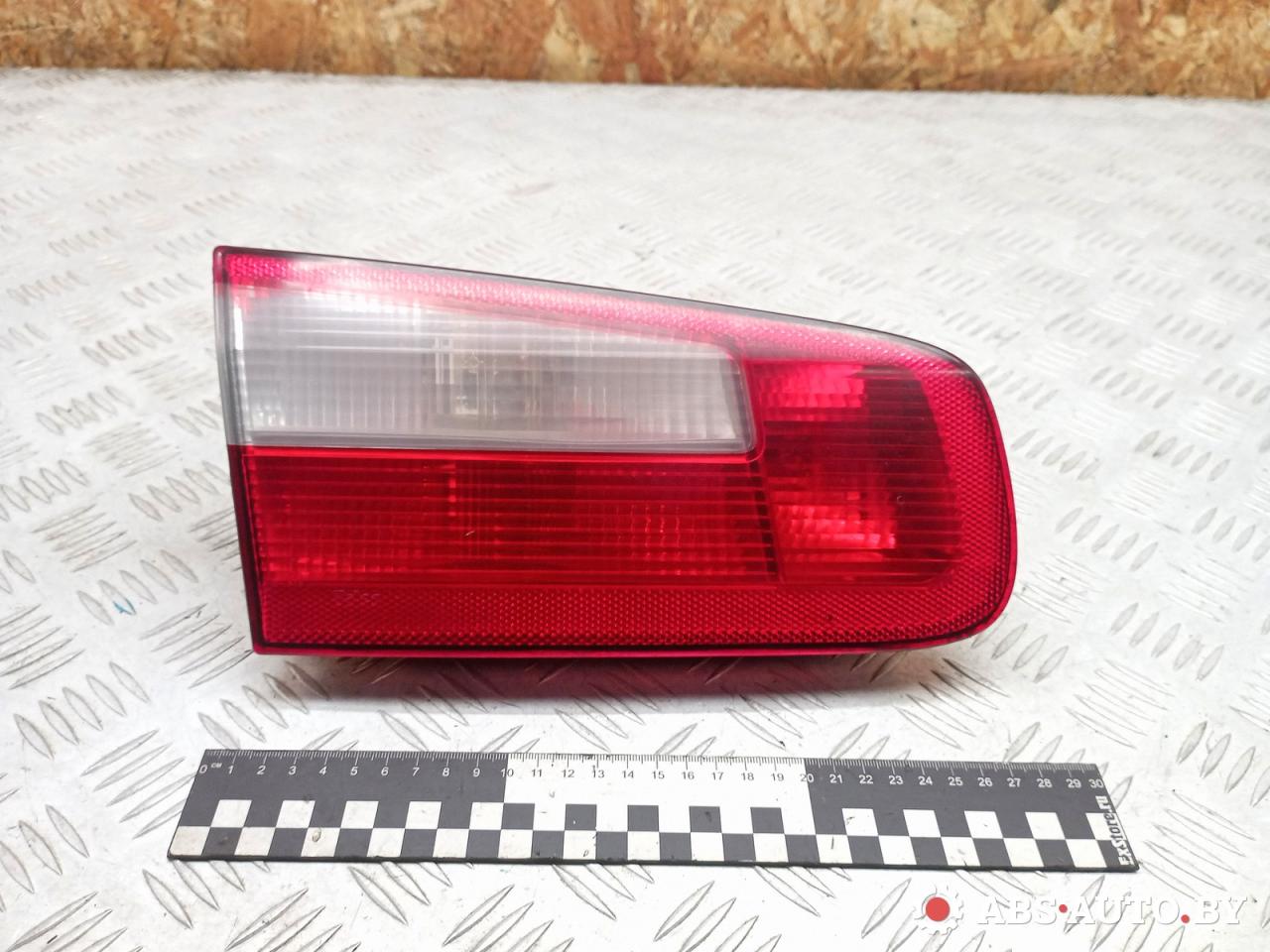 фонарь крышки багажника левый Renault Laguna 2 поколение 2004, 1.8 л., бензин, МКПП, хетчбэк 5 дв., 8200002475, 2346 - фото №1