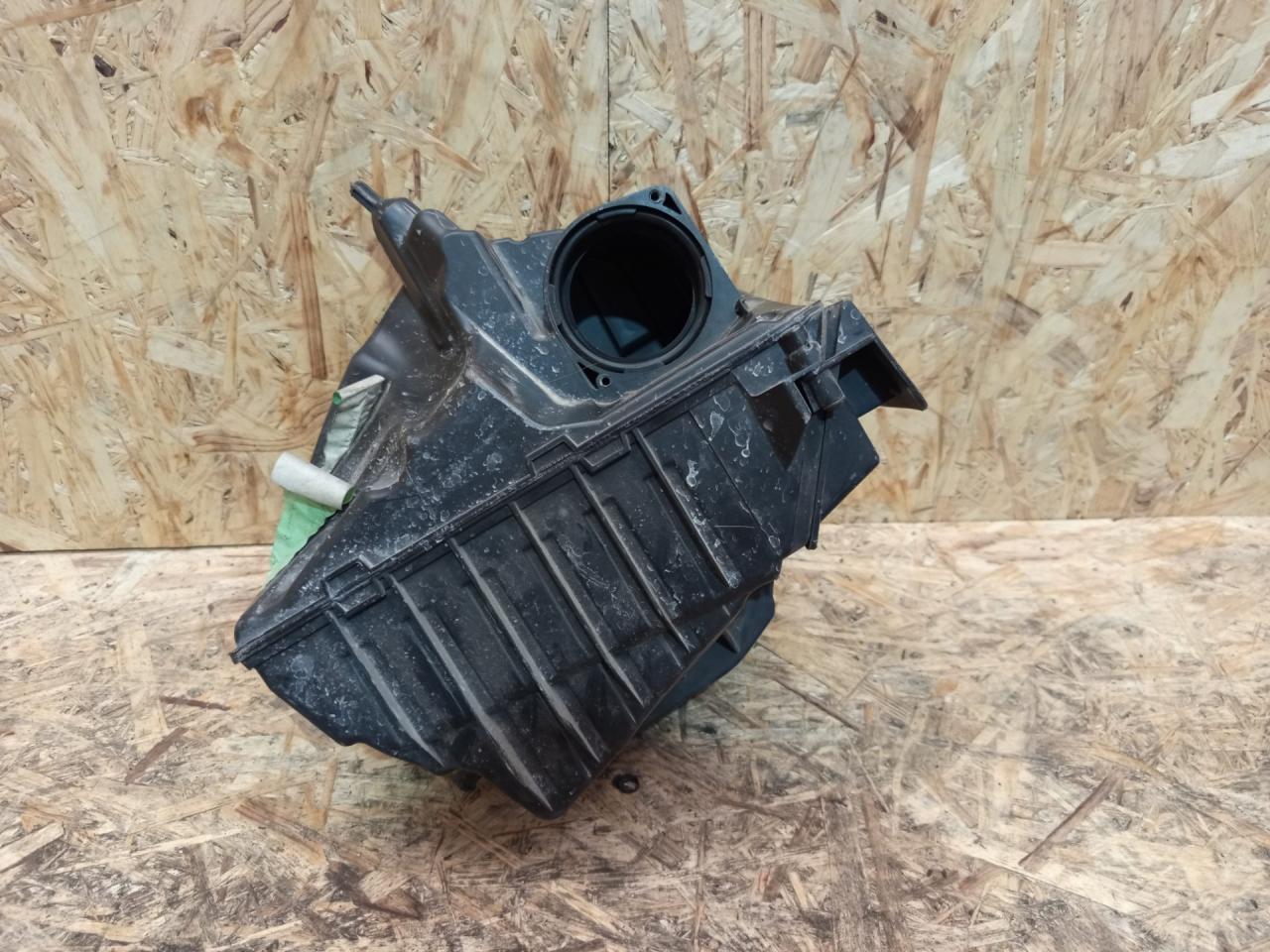 корпус воздушного фильтра Renault Scenic 3 поколение 2010, 1.5 л., K9K 832, дизель, МКПП, 8200947663 - фото №1