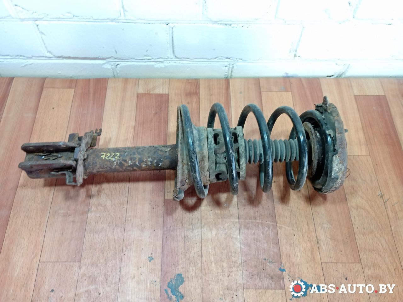 стойка передняя левая Renault Scenic 1 поколение 1999 - фото №1