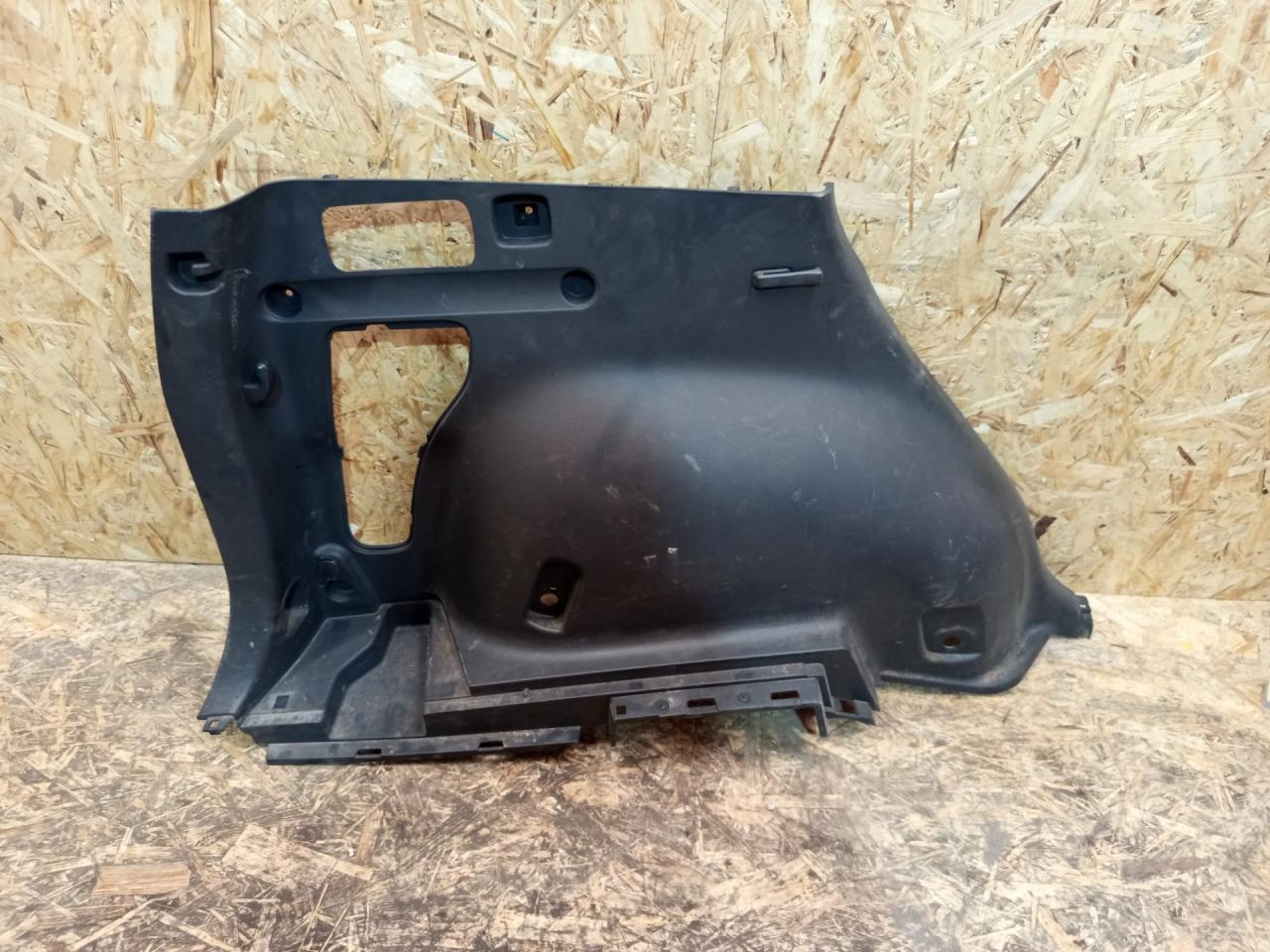 обшивка багажника Toyota RAV4 3 поколение (XA30) 2006, 2.2 л., дизель, МКПП, внедорожник 5 дв., 6474042050 - фото №1