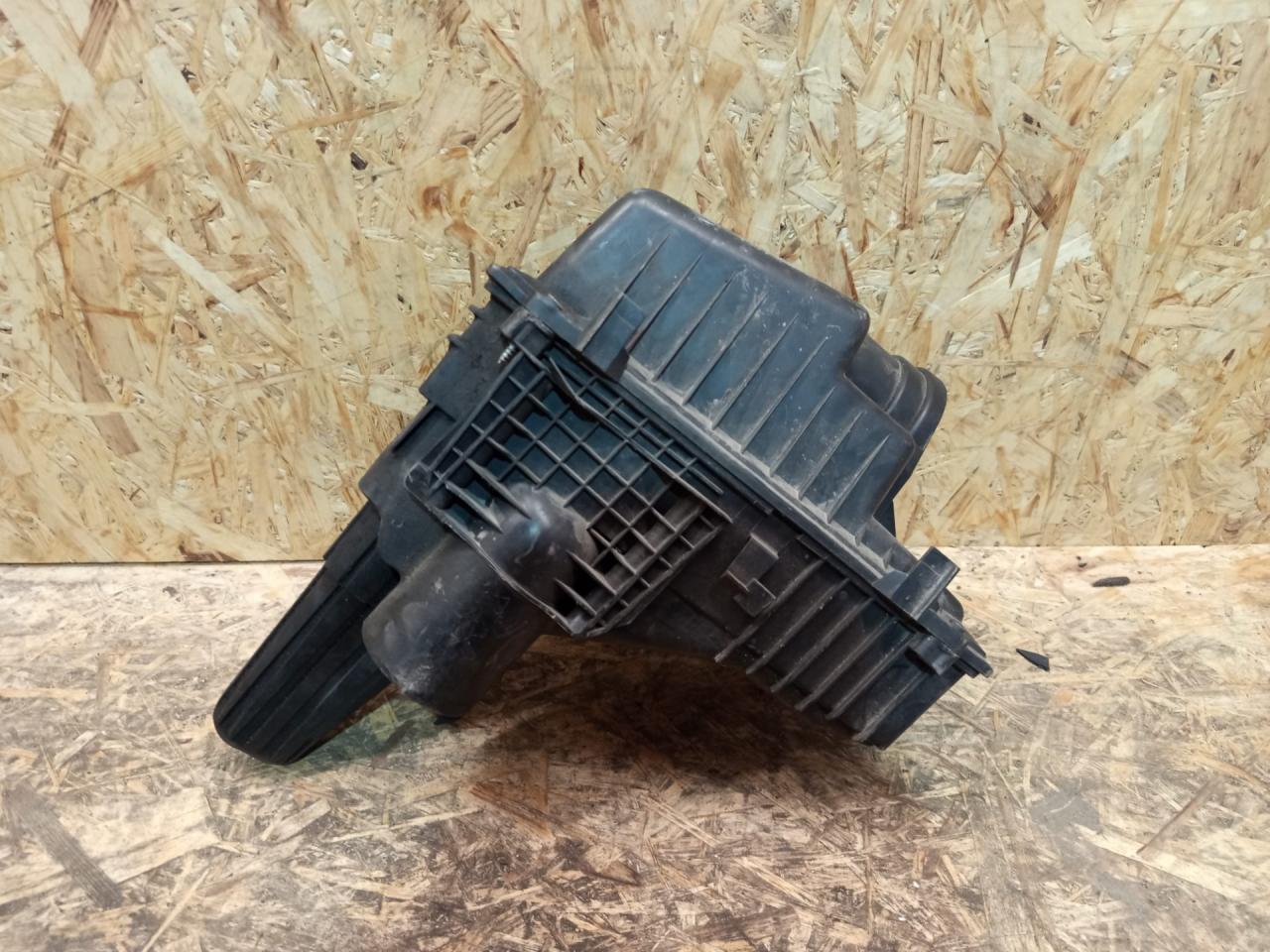 корпус воздушного фильтра Peugeot 607 1 поколение 9D 2004, 2.2 л., дизель, МКПП, 9629040380, 9636500180, 96032100, 98031120 - фото №1