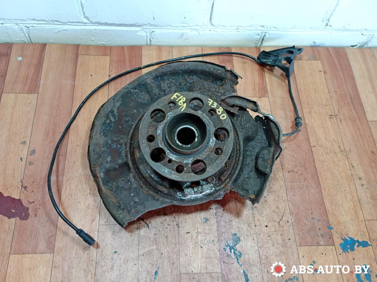 ступица задняя левая Mercedes-Benz E-Класс W211/S211 2003, 2.2 л., дизель, АКПП, седан, A2115401217 - фото №1