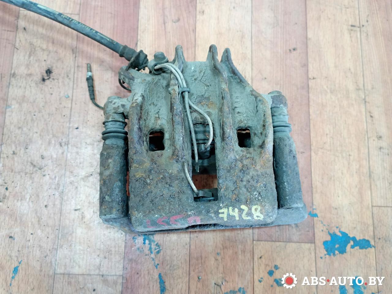 суппорт передний правый Peugeot 406 1 поколение 1998, 2.0 л., бензин, МКПП, универсал - фото №1