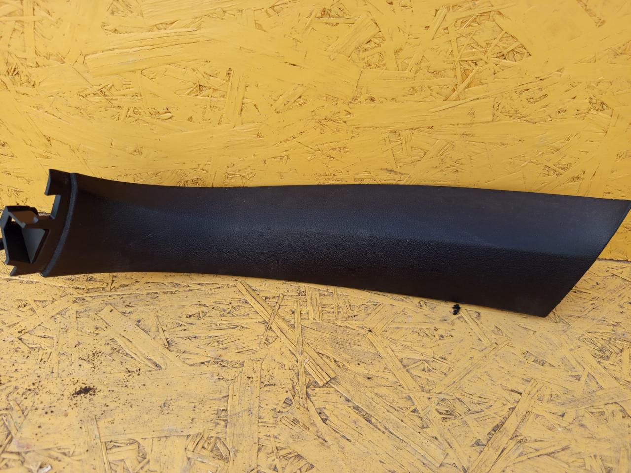 обшивка крышки багажника Mercedes-Benz M-Класс W164 2008, 3.0 л., OM642 DE30LA, дизель, АКПП, хетчбэк 5 дв., A1647402470 - фото №1