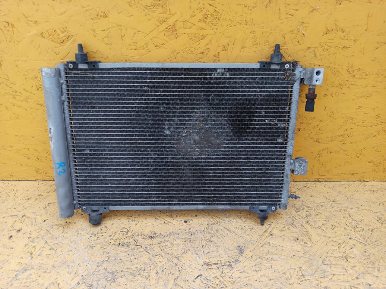 радиатор кондиционера Peugeot 407 1 поколение 2006, 2.0 л., RFN (EW10J4), бензин, универсал, 94723 - фото №1