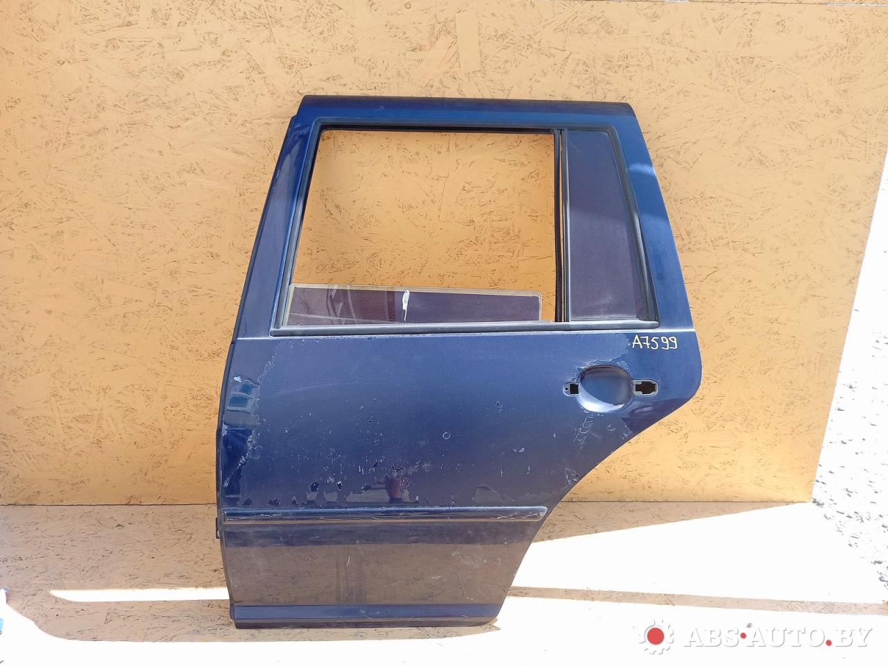 дверь задняя левая Volkswagen Golf 4 поколение 1998, E243R000980 - фото №1