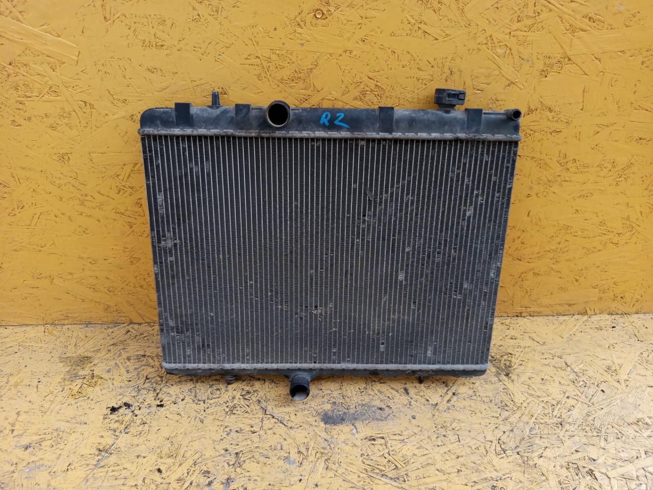 радиатор (основной) Peugeot 407 1 поколение 2006, 2.0 л., RFN (EW10J4), бензин, универсал, P9645586780 - фото №1