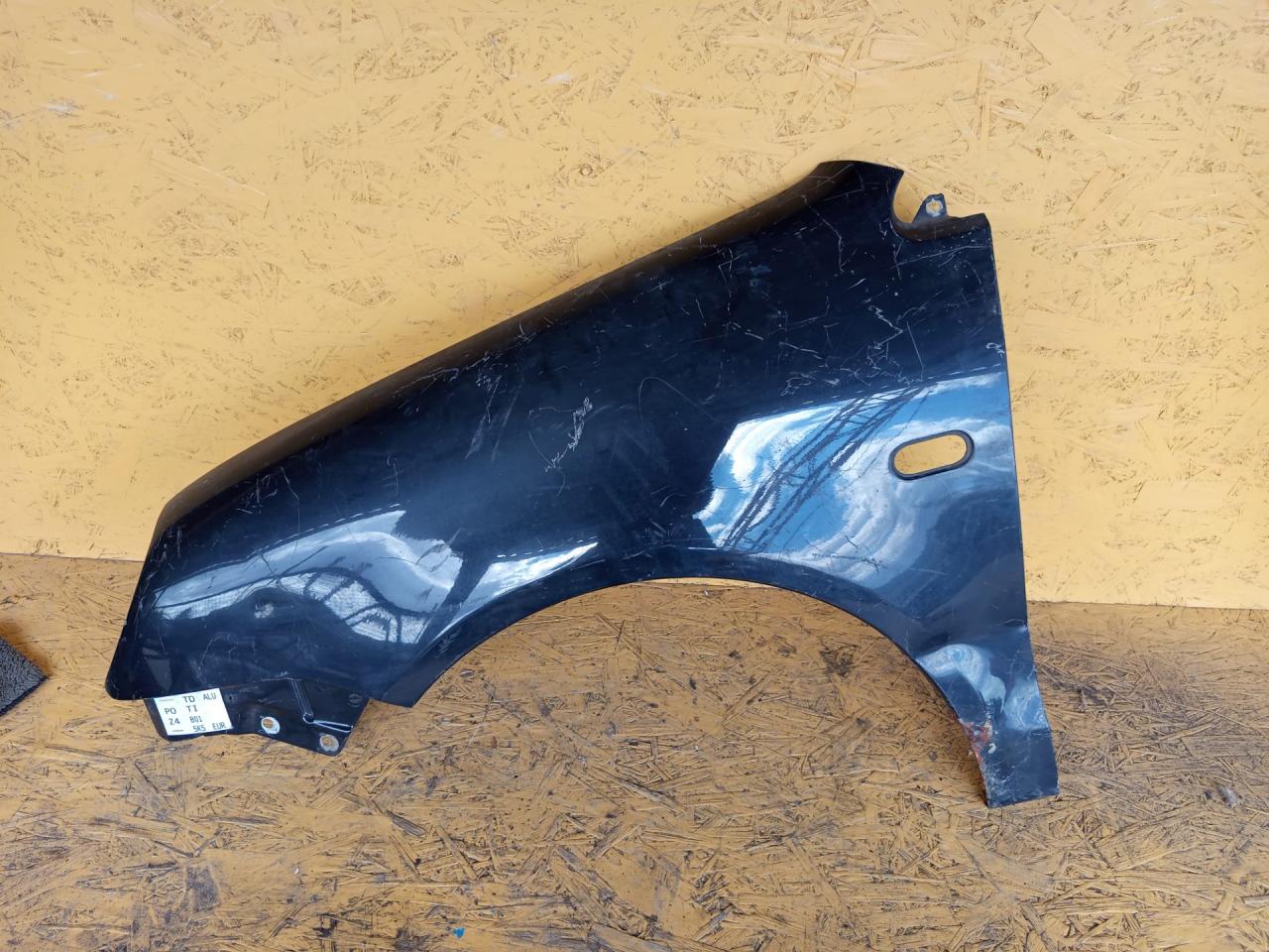 крыло переднее левое Volkswagen Polo 4 поколение 2003, 600821105 - фото №1