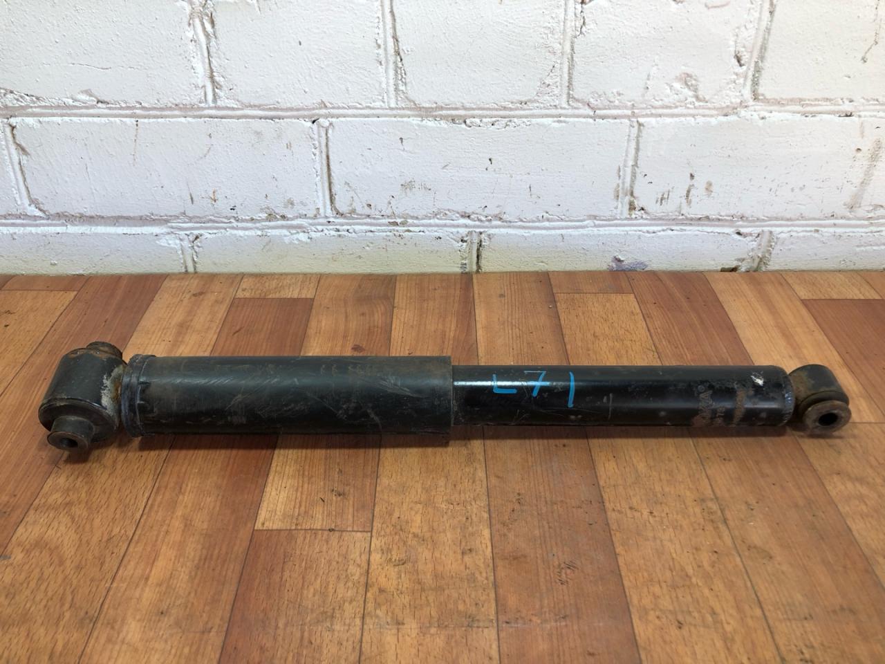 амортизатор задний Renault Scenic 2 поколение 2005, 1.5 л., дизель, МКПП, передний привод, 2000873 - фото №1