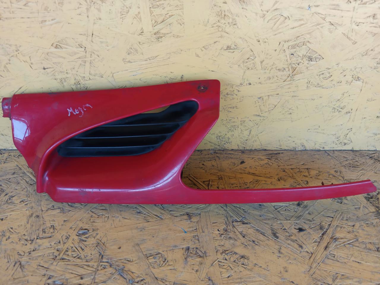 решетка радиатора Renault Megane 1 поколение 1997, хетчбэк 5 дв., 7700834200 - фото №1