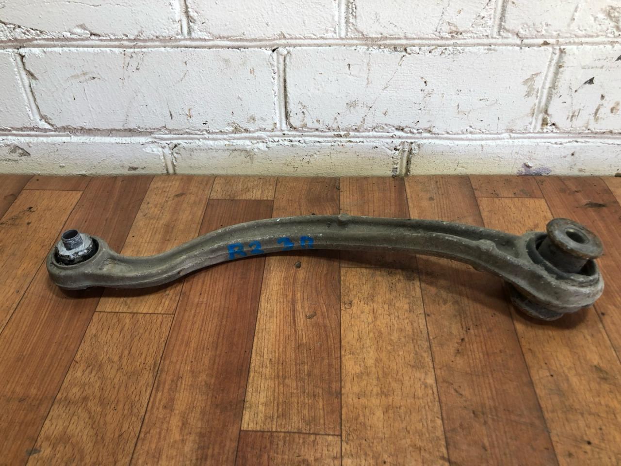 рычаг задний правый Peugeot 407 1 поколение 2006, 2.0 л., RFN (EW10J4), бензин, универсал, 443892 - фото №1