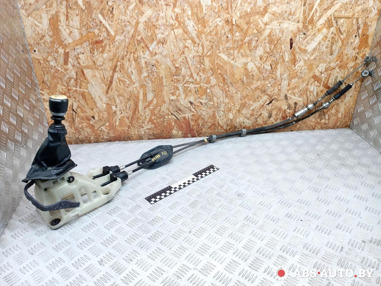 кулиса Toyota RAV4 3 поколение (XA30) 2006, 2.2 л., дизель, МКПП, внедорожник 5 дв. - фото №1