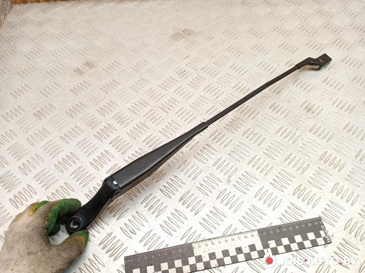 щеткодержатель (поводок стеклоочистителя, дворник) Citroen Berlingo 2 поколение (B9) 2011, 1.6 л., дизель, МКПП, 9682974380 - фото №1