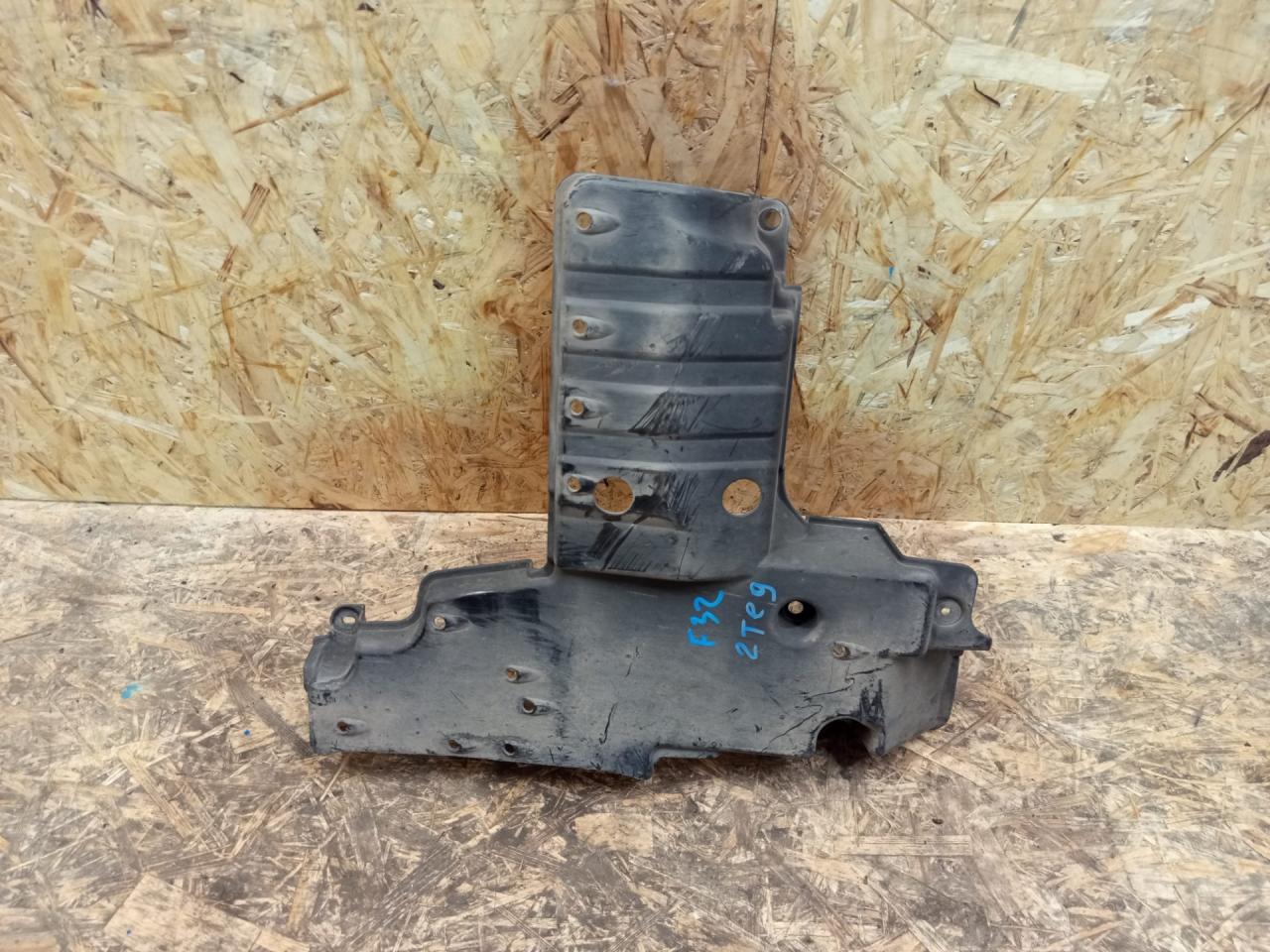 защита топливного бака Toyota RAV4 3 поколение (XA30) 2006, 2.2 л., дизель, МКПП, внедорожник 5 дв., 7764142040 - фото №1