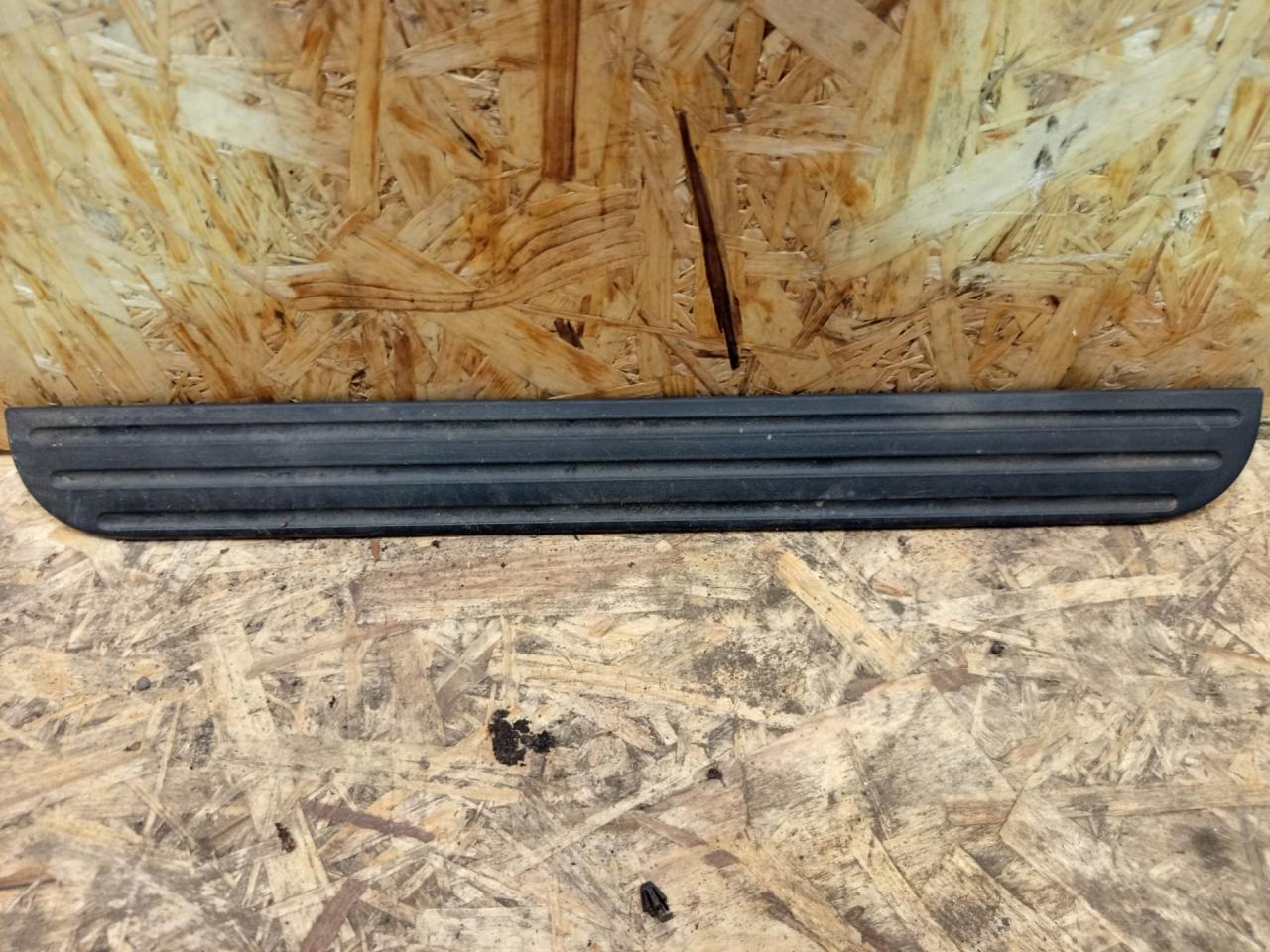 накладка на порог внутренняя Toyota RAV4 3 поколение (XA30) 2006, 2.2 л., дизель, МКПП, внедорожник 5 дв., 6791142030 - фото №1