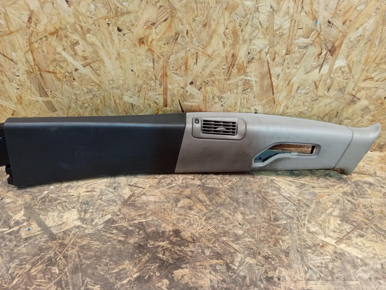 обшивка стойки центральной левой Volvo XC70 1 поколение 2004, 2.4 л., дизель, АКПП, универсал, 9158448 - фото №1