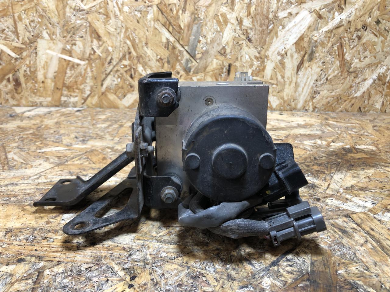 блок ABS Mitsubishi Galant 7 поколение 1994, A5051190601, Q003T05471, MR205355 - фото №1