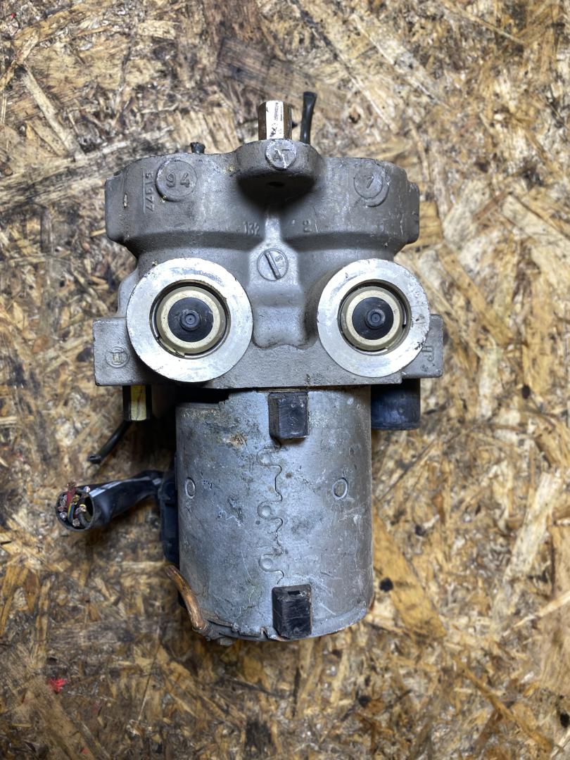 блок ABS Volkswagen Transporter T4 1992, 0265201037, 701614111, 469291319 - фото №1