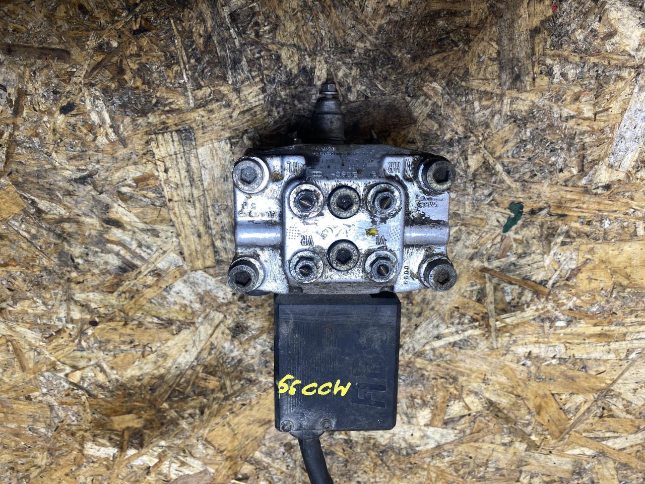 блок ABS Audi 100 4A/C4 1994, 0265201049, 4A0614111A, 130033103 - фото №1