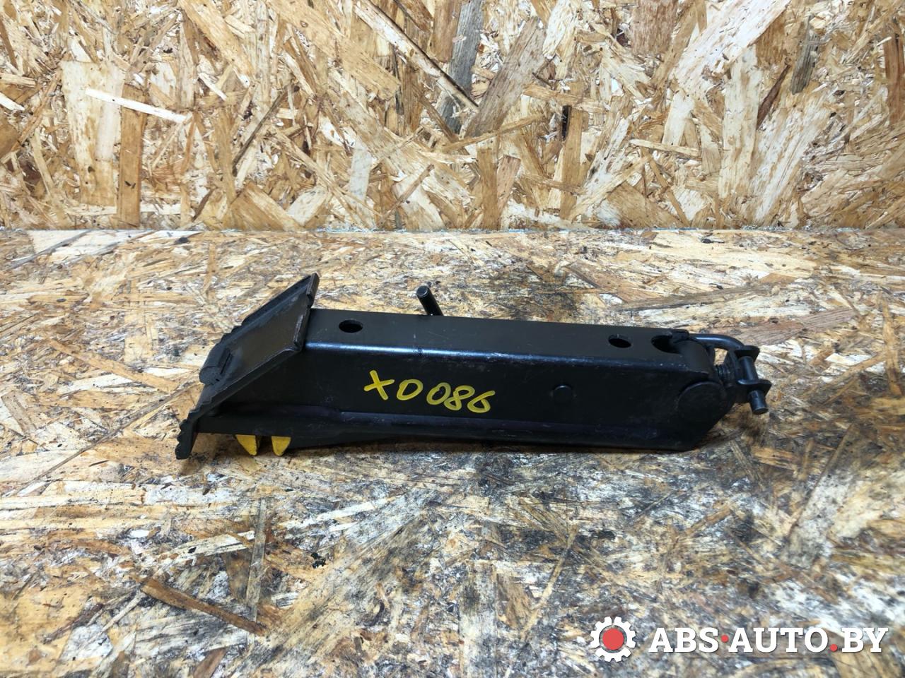 домкрат Renault Twingo 1 поколение 1995 - фото №1