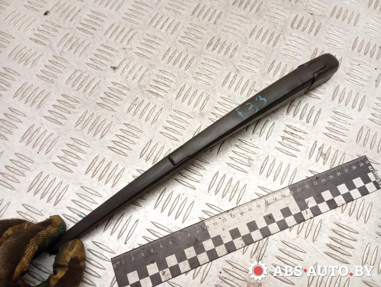 щеткодержатель задний Toyota RAV4 3 поколение (XA30) 2006, 2.2 л., дизель, МКПП, внедорожник 5 дв., 06213 - фото №1