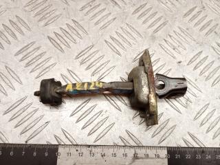 ограничитель открывания двери задней Toyota RAV4 2 поколение (XA20) [рестайлинг] 2005, 2.0 л., дизель, МКПП