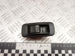 кнопка стеклоподъемника двери задней левой Toyota RAV4 2 поколение (XA20) [рестайлинг] 2005, 2.0 л., дизель, МКПП