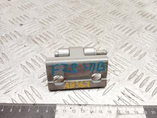 петля двери Volvo XC70 1 поколение 2004, 2.4 л., дизель, АКПП, универсал