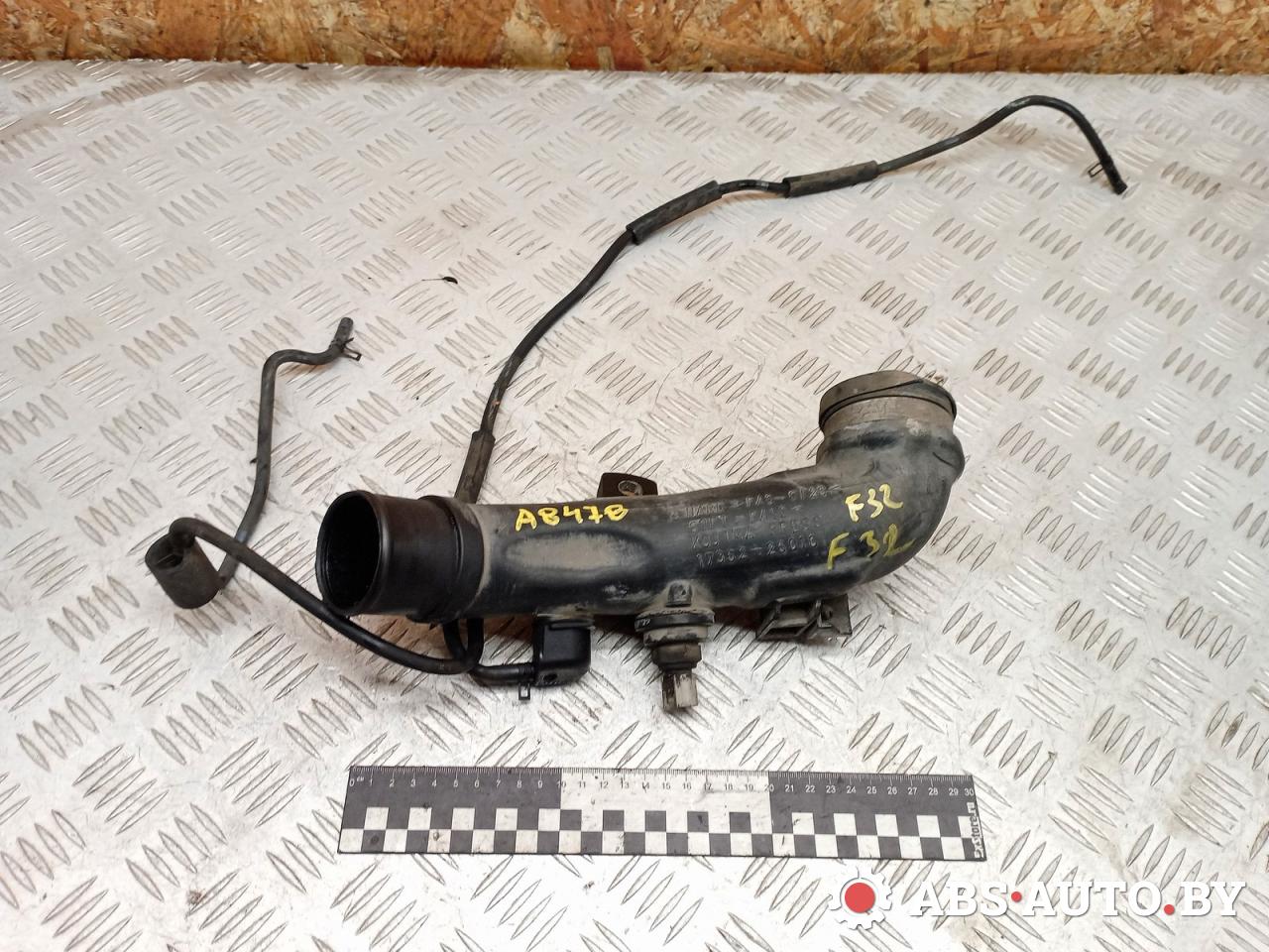 патрубок интеркулера Toyota RAV4 3 поколение (XA30) 2006, 2.2 л., дизель, МКПП, внедорожник 5 дв., 1736226010 - фото №1