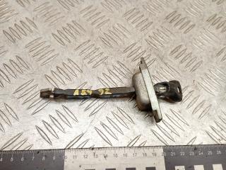 ограничитель открывания двери задней Toyota RAV4 3 поколение (XA30) 2006, 2.2 л., дизель, МКПП, внедорожник 5 дв.